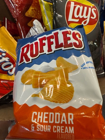 Bánh Ruffle Cheddar Mỹ 28.3g