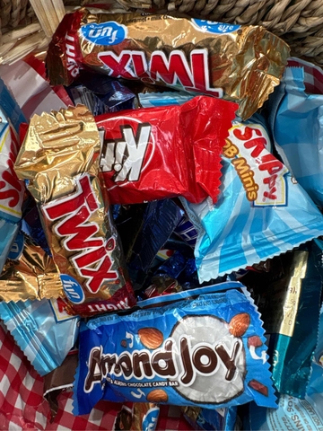 Lẻ 1 cái Socola Hershey Factory Favorites Mỹ