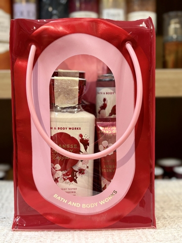 Set 4 Món Bath & Body Works Japanese Cherry Blossom Mỹ – Xịt Thơm, Sữa Tắm, Dưỡng Thể & Kem Dưỡng Da Tay