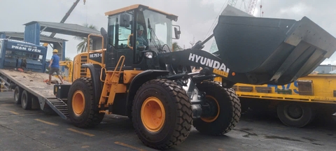 MÁY XÚC LẬT BÁNH LỐP