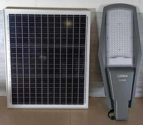 Đèn đường thấu kính 600W, LS-DDN600, có tích hợp năng lượng mặt trời