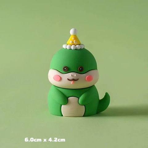 Trang trí silicon rắn xanh cute đội mũ sinh nhật