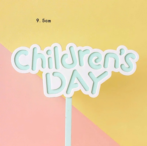 Topper mica Happy Children's Day chữ xanh viền trắng (CD)