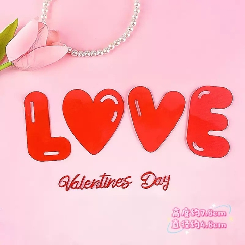 Set mica chữ LOVE in hoa + chữ Valentines Day viết tay màu đỏ