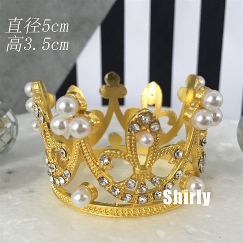 Trang trí vương miện nhỏ vàng