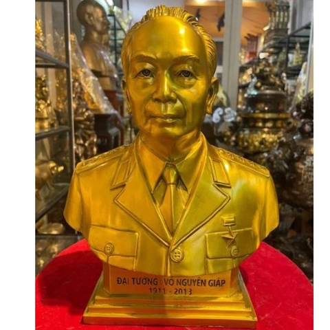 Tượng Bác Võ Nguyên Giáp Bằng Đồng Vàng
