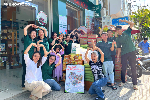 PhuHoaFood Và Hành Trình Lan Toả Yêu Thương Năm 2023 - Làn Sóng Tấm Lòng