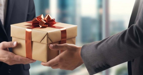 Quà Tặng Tri Ân Khách Hàng Cuối Năm – Nên Chọn Gì Để Tinh Tế?
