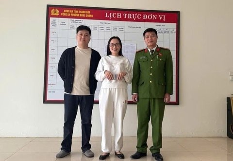 Bất ngờ nhận lại gần 40 triệu đồng bỏ quên tại cây ATM