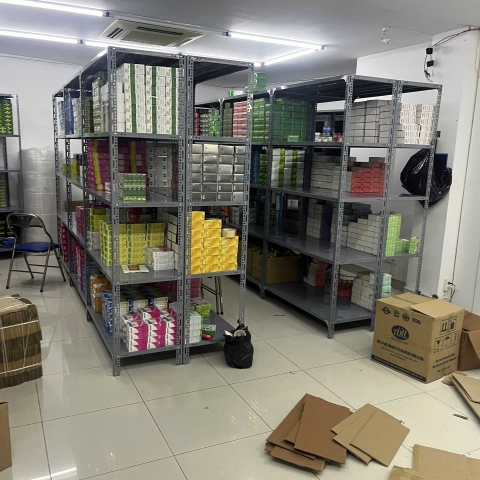 Kệ V lô 5 tầng dài 1m2 rộng 60