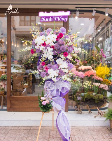 (KT) Kệ hoa chia buồn