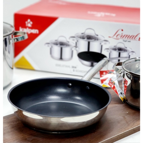Bộ nồi 4 món inox 304, 5 đáy Kalpen Lermat L2. Nồi size 18-22-26cm và chảo chống dính 26cm