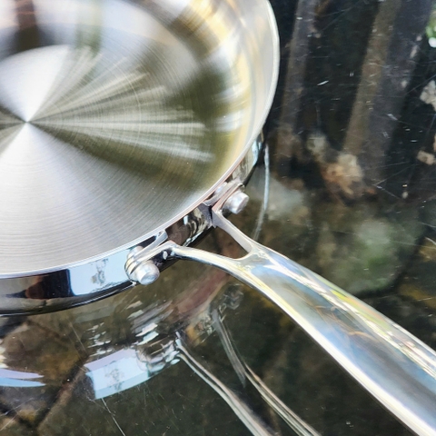 Chảo Inox 3 Lớp Đúc Liền Khối chống dính tự thân, kèm nắp vung kính AULUX TTB-26/28/30.