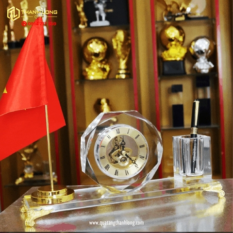 Quà tặng để bàn đồng hồ, cờ