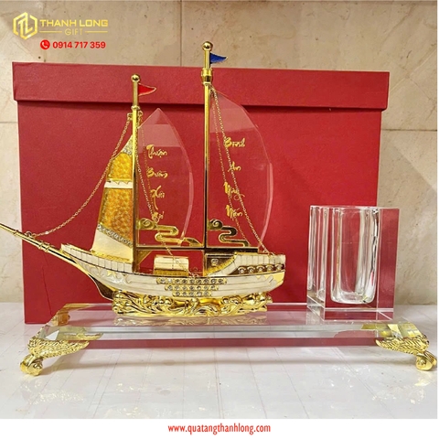 Quà tặng để bàn hình con tàu