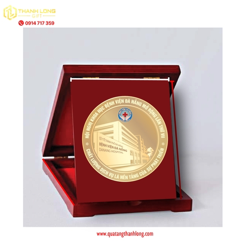 Kỷ niệm chương gỗ đồng - Quà tặng Đại Hội