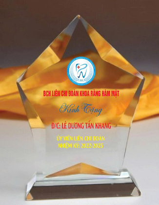 Kỉ niệm chương mũi nhọn thủy tinh