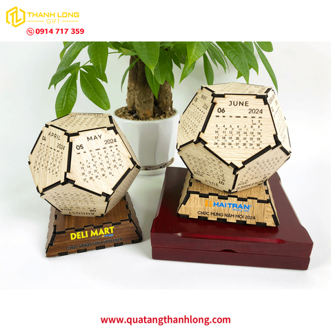 Lịch Gỗ Để Bàn Ngũ Giác