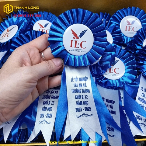 Hoa Cài Áo Lễ Trao Giải Màu Xanh Dương