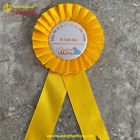 Hoa Cài Áo Cao Cấp Màu Vàng