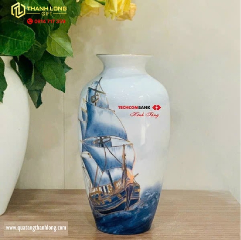 Bình hoa thuận buồm xuôi gió