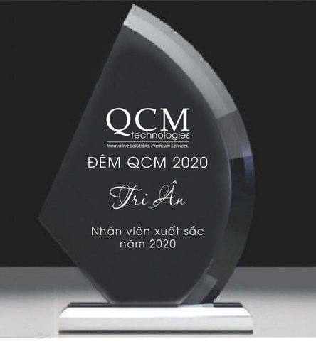 Kỷ niệm chương thủy tinh QCM