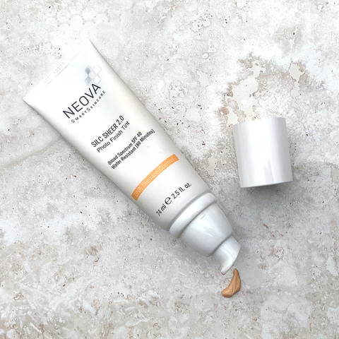 Neova Silc Sheer 2.0 SPF 40: Kem Chống Nắng Vật Lý Có Màu Đa Tác Động