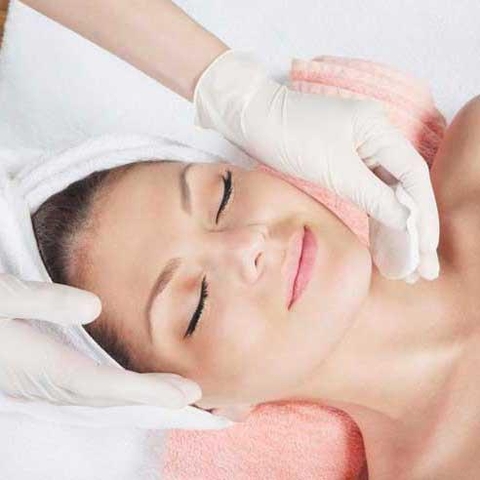 Mesotherapy làm sáng, trẻ hóa vùng da mắt