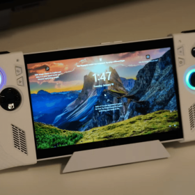 Laptop Gaming vs Máy chơi game cầm tay: Thiết bị nào thực sự tốt cho bạn?