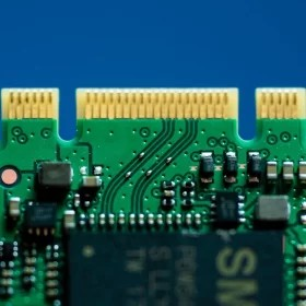 M.2 vs NVMe SSDs: M.2 là gì? NVMe là gì? Chúng có lợi gì cho PC của bạn?