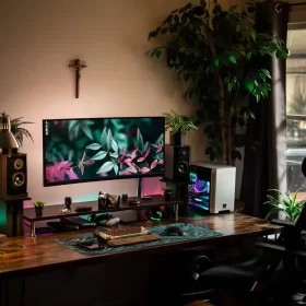 Tổng hợp các phụ kiện trang trí bàn gaming bạn nên có