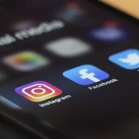 Cách dọn dẹp profile mạng xã hội của bạn