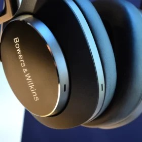 Review tai nghe Bowers & Wilkins Px8