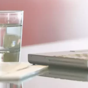 Đổ nước lên máy tính ?! Các bước cần làm ngay lập tức !!!!
