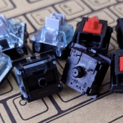 So sánh Switch Quang Học (Optical) và Switch Cơ (Mechanical): Tốc độ và Thời gian phản ứng