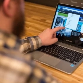 Mới mua laptop nên làm gì để máy bền và chạy mượt