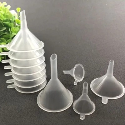 phễu nhựa mini trong suốt chiết mỹ phẩm