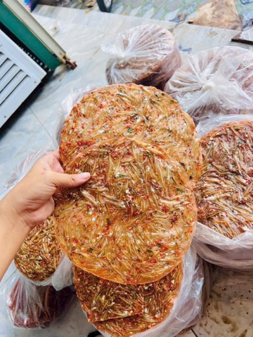 Bánh Tráng Cá Cơm Giòn Rụm, Đậm Vị Đặc Sản Miền Biển