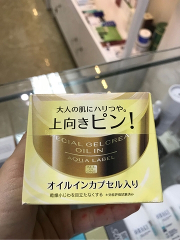 Kem dưỡng aqualabel vàng