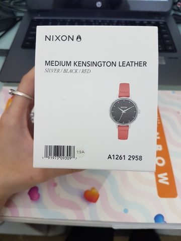 Đồng hồ NIXON dây đỏ