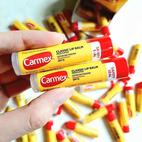 son dưỡng carmex