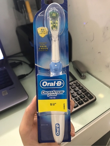 Bàn chải đánh răng Oral B