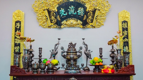 Hướng Dẫn Chọn Bàn Thờ Thần Tài Bằng Đồng Đẳng Cấp Và Linh Thiêng