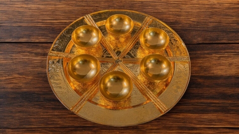 Bộ Mâm Bát Đũa Bằng Đồng: Khi Quá Khứ Và Tương Lai Giao Thoa Trong Từng Chi Tiết