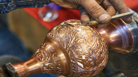 Mẹo hay làm sạch bóng đồ thờ đồng trên bàn thờ gia tiên đón Tết