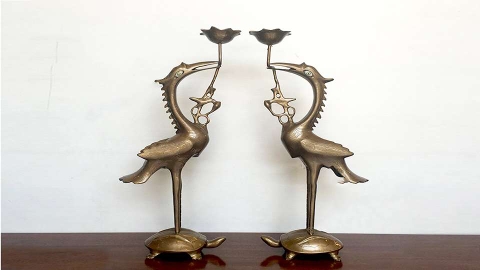 Biểu Tượng Linh Thiêng Của Sự Trường Thọ Và Thanh Khiết: Hạc Đồng