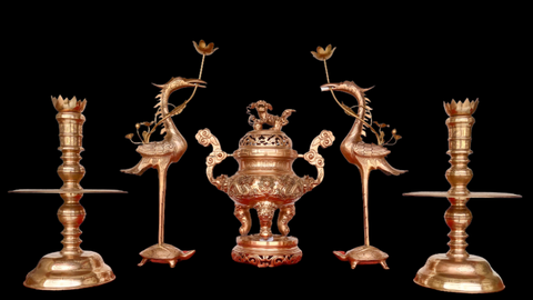 Lư Hương Đồng Đỏ – Biểu Tượng Tâm Linh Và Nghệ Thuật Cổ Xưa