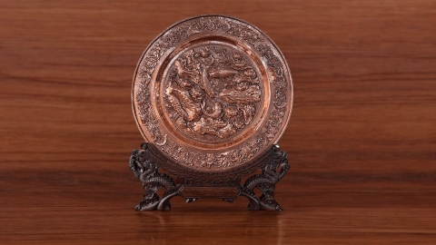 Tranh Mâm Hoa Sen Bằng Đồng: Vẻ Đẹp Vĩnh Cửu Của Nghệ Thuật Chế Tác Đồng