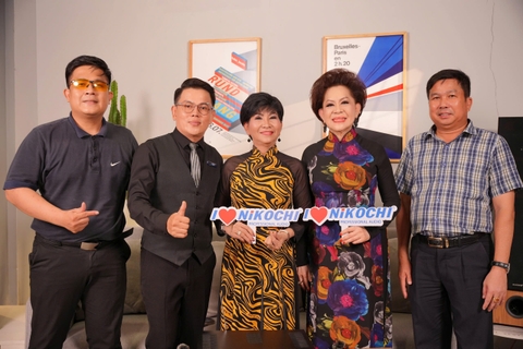 Danh Ca Giao Linh: Người Giữ Lửa Bolero và Những Nốt Nhạc Không Tuổi