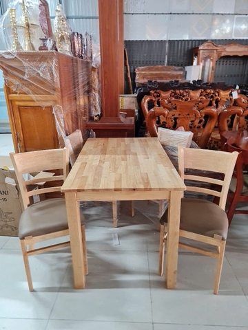 Bộ Bàn Ăn 4 Ghế Gỗ Cao Su
